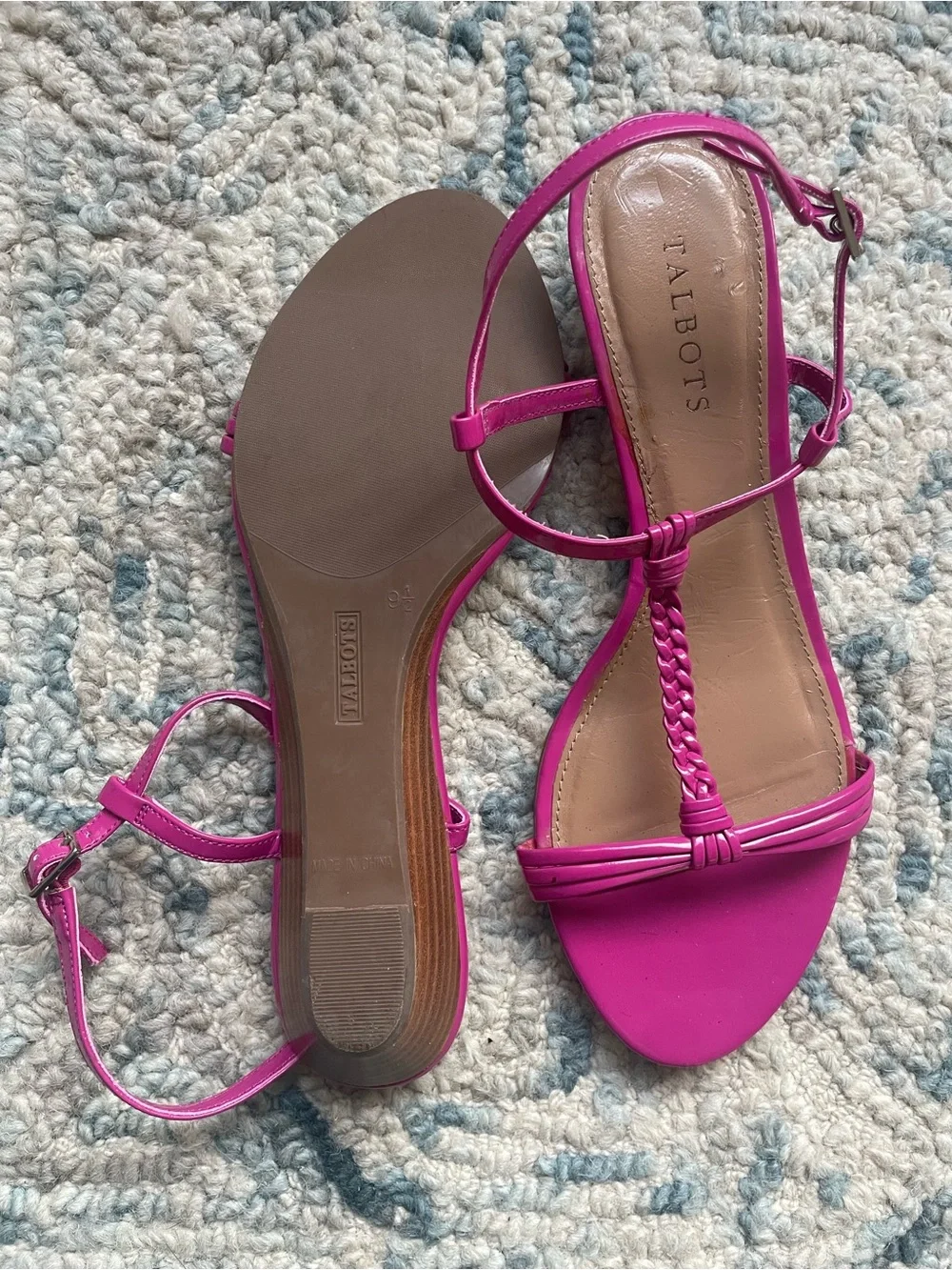 Talbots Womens Bright Fuchsia Braided T-Strap Heeled Sandals Wedges Size 9.5